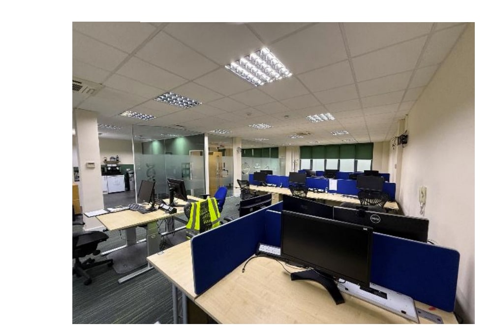 Unit 3 Bell Lane Office Village, Little Chalfont, Amersham, BKM HP6 6FA - Unité 3 - - Photo intérieure - Image 1 of 2