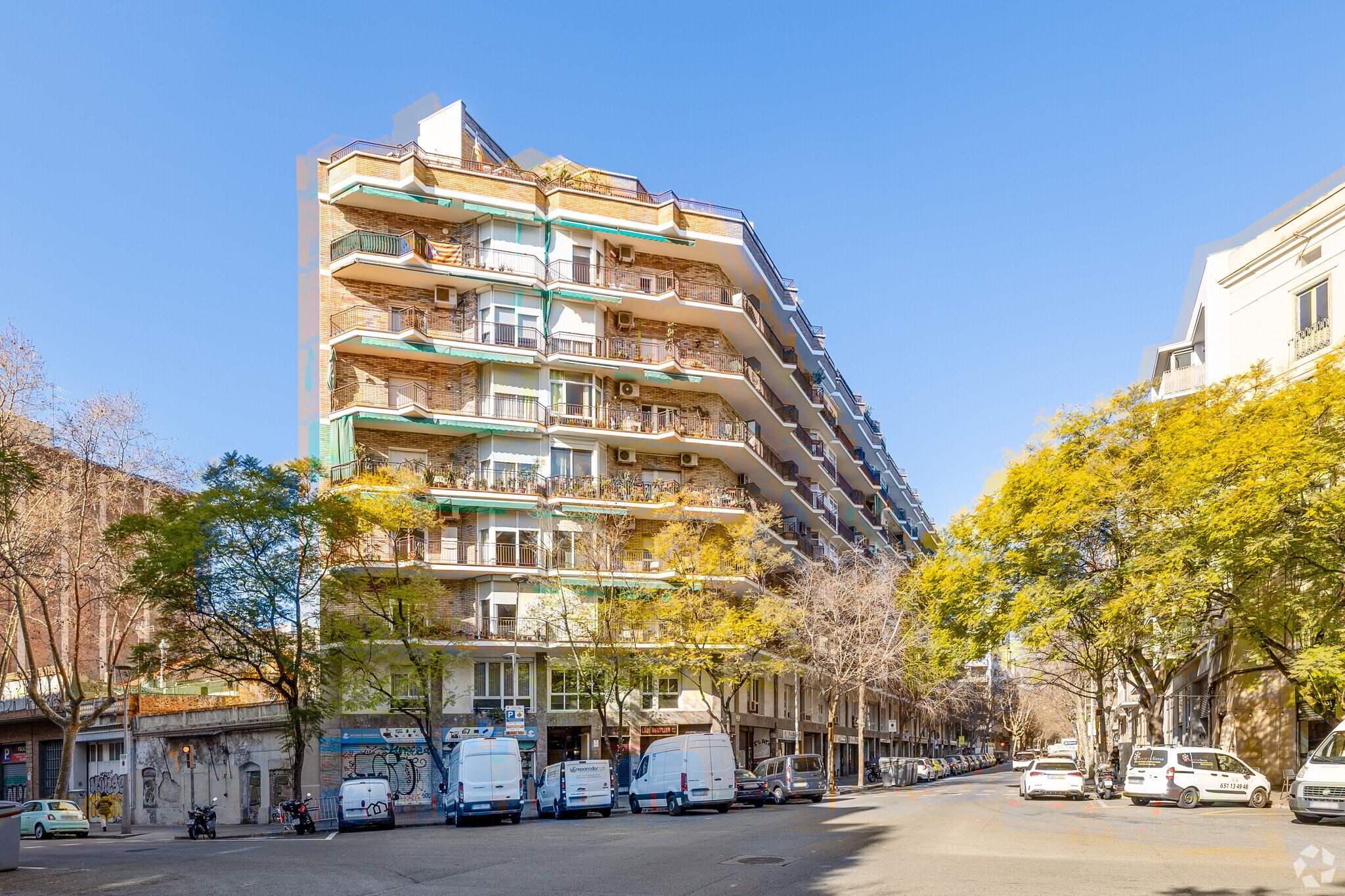 Retail in Barcelona, Barcelona for lease Primary Photo- Image 1 of 5