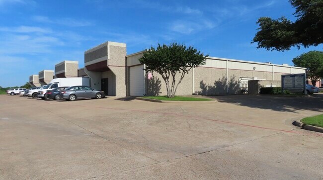 Plus de détails pour 1601 Osprey Dr, DeSoto, TX - Industriel à louer