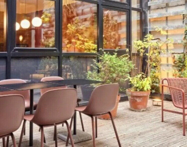 2 Rue De Laborde, Paris for lease - Building Photo - Image 1 of 12