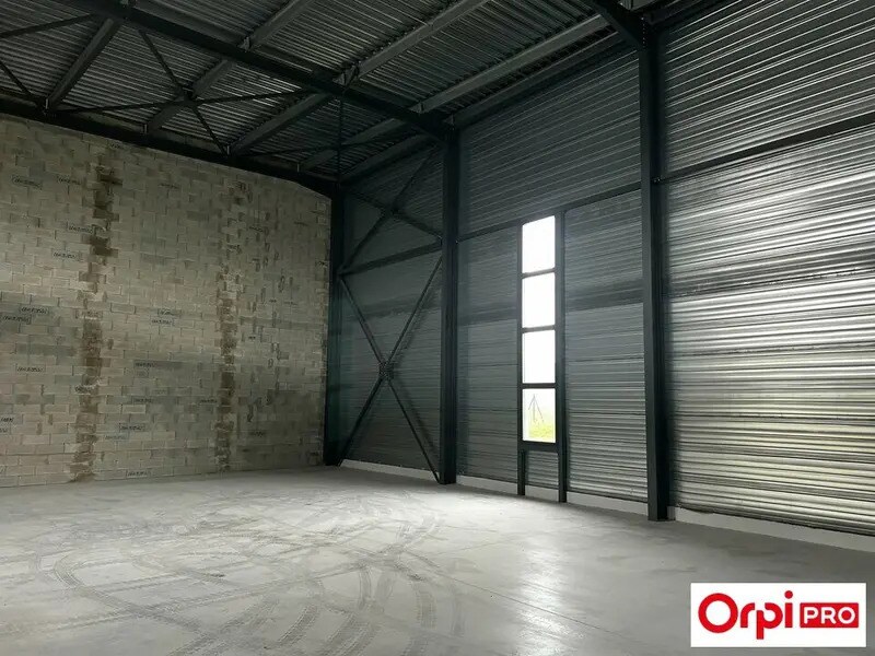 Flex in Bourgoin-Jallieu for lease Building Photo- Image 1 of 9