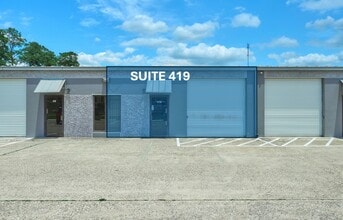1300 S Frazier St, Conroe, TX for lease Interior Photo- Image 2 of 20