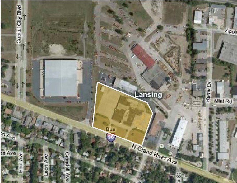 4000 N Grand River Ave, Lansing, MI à louer - Photo du bâtiment - Image 3 de 3