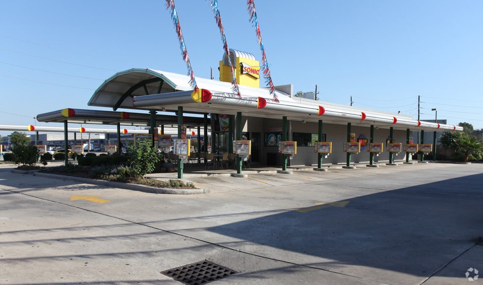 13028 Veterans Memorial Dr, Houston, TX à louer - Photo principale - Image 1 de 4