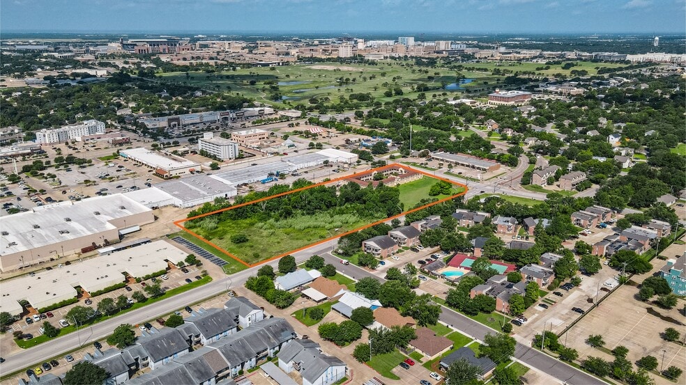 216 Dominik Dr, College Station, TX for sale - Building Photo - Image 3 of 9