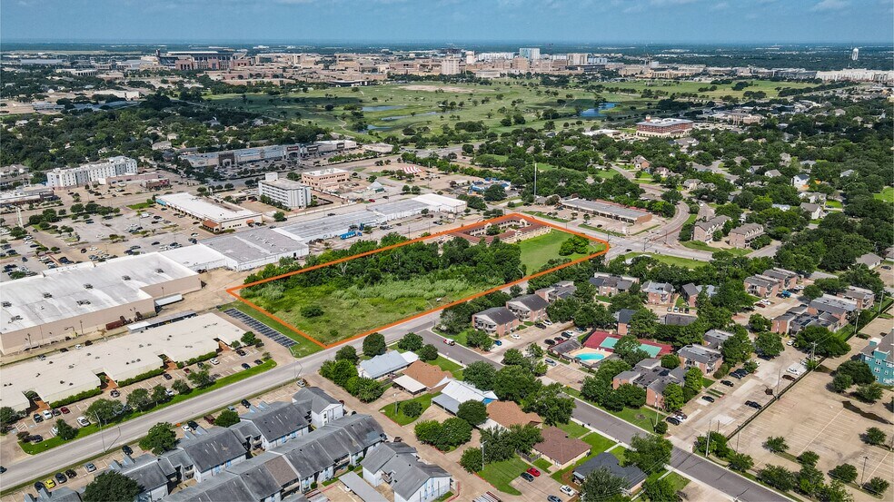 216 Dominik Dr, College Station, TX à vendre - Photo du bâtiment - Image 3 de 9