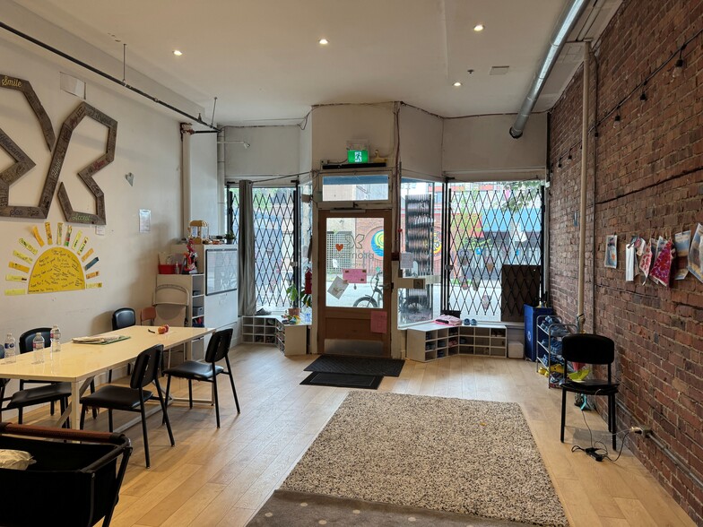 556 Powell St, Vancouver, BC for sale - Interior Photo - Image 3 of 5