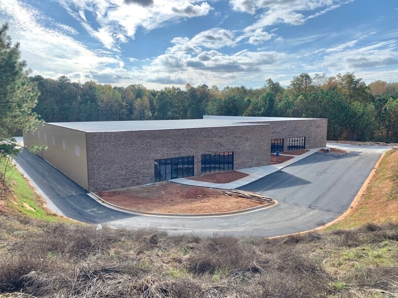 1325 Calvary Creek Pky SW, Gainesville, GA à louer - Photo du bâtiment - Image 3 de 12