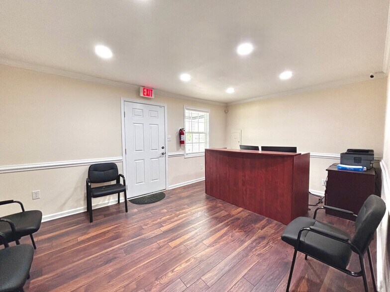 809 Katie St, Fayetteville, NC à louer - Hall d’entrée - Image 2 de 7