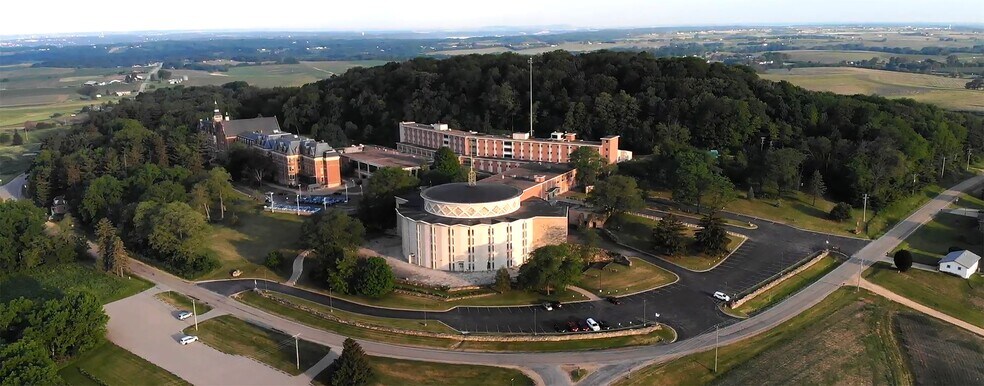 585 County Road Z, Sinsinawa, WI à vendre - Photo du bâtiment - Image 1 de 17