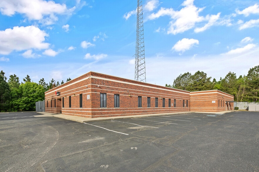 1876 Bureau Dr, Fayetteville, NC for sale - Building Photo - Image 2 of 19