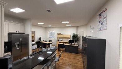 15102 Jones Maltsberger Rd, San Antonio, TX à louer Photo intérieure- Image 2 de 9