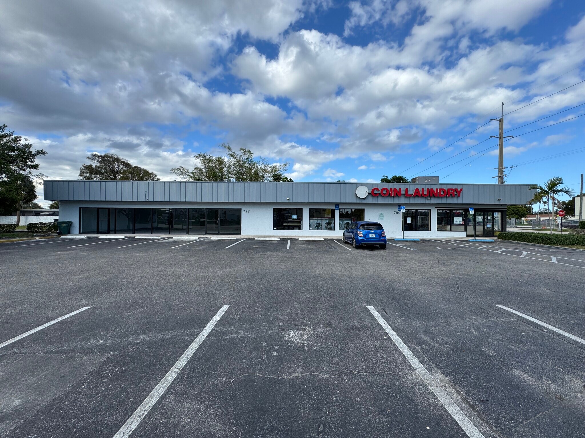 777-799 E Oakland Park Blvd, Oakland Park, FL à louer Photo principale- Image 1 de 13