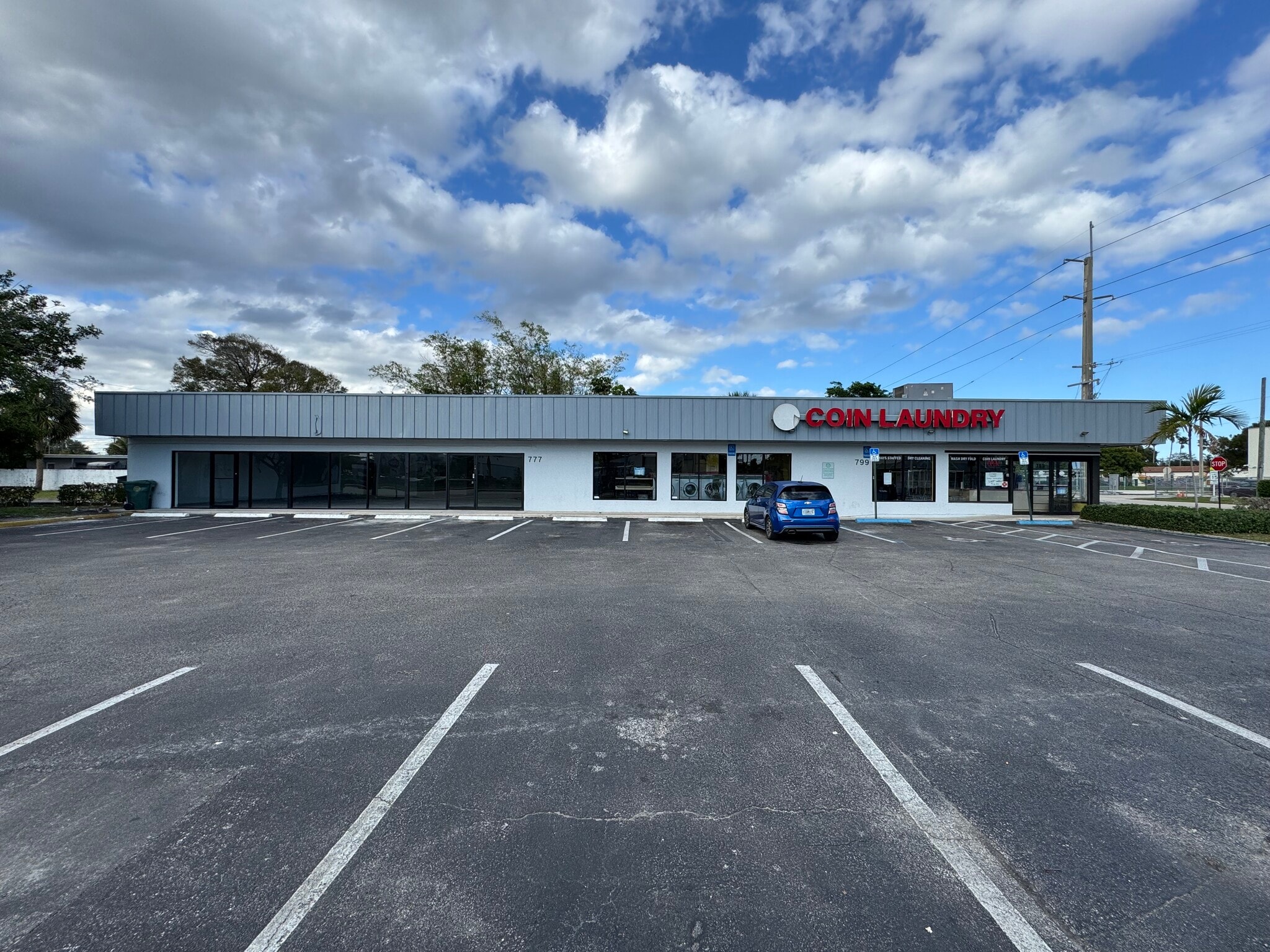 777-799 E Oakland Park Blvd, Oakland Park, FL for lease Primary Photo- Image 1 of 13
