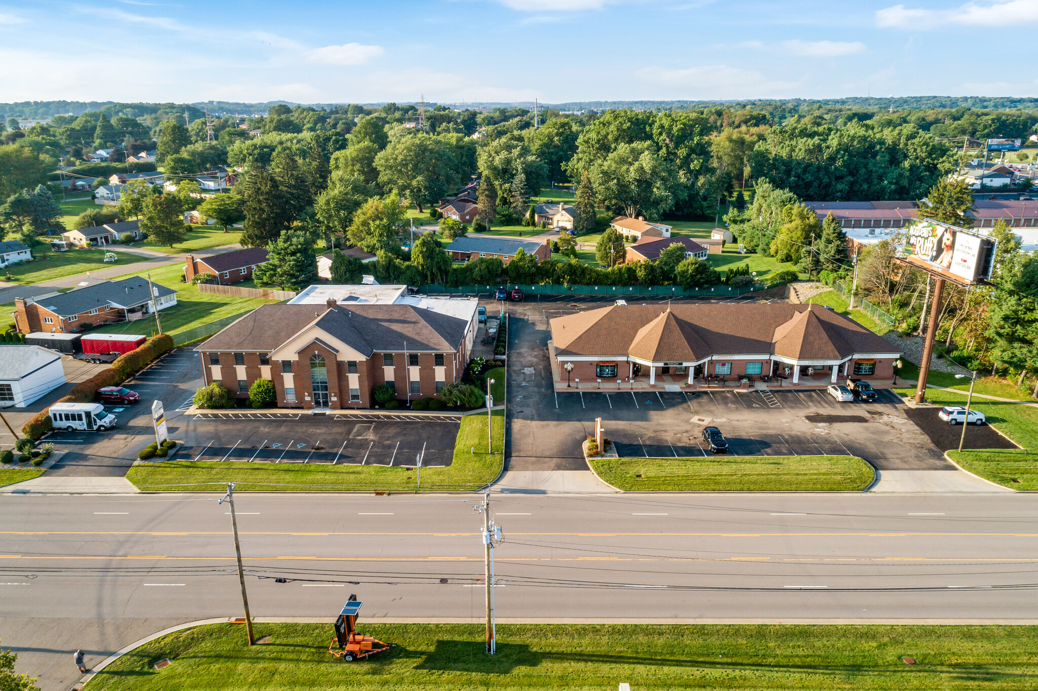 4501 Hills and Dales Rd NW, Canton, OH à vendre Photo du bâtiment- Image 1 de 1