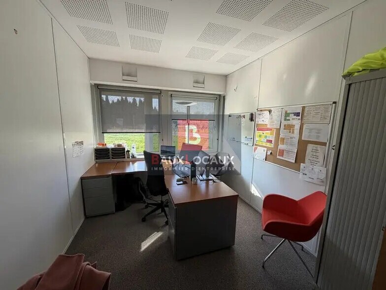Office in Avignon for lease - Interior Photo - Image 2 of 12