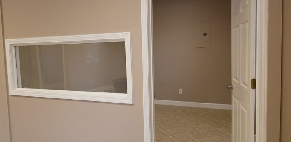 825 Midpoint Dr, O'Fallon, MO for sale - Interior Photo - Image 2 of 8
