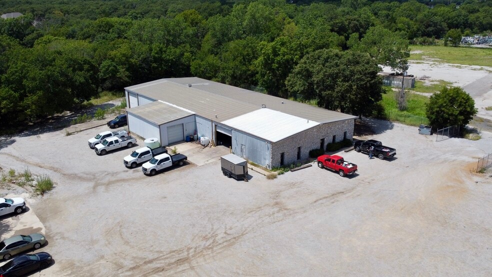 621 Industrial Dr, Ardmore, OK for lease - Building Photo - Image 1 of 22