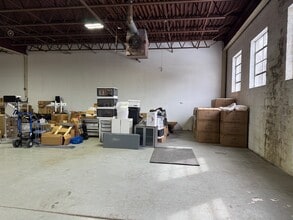 311 E Park St, Moonachie, NJ à louer Photo intérieure- Image 1 de 3