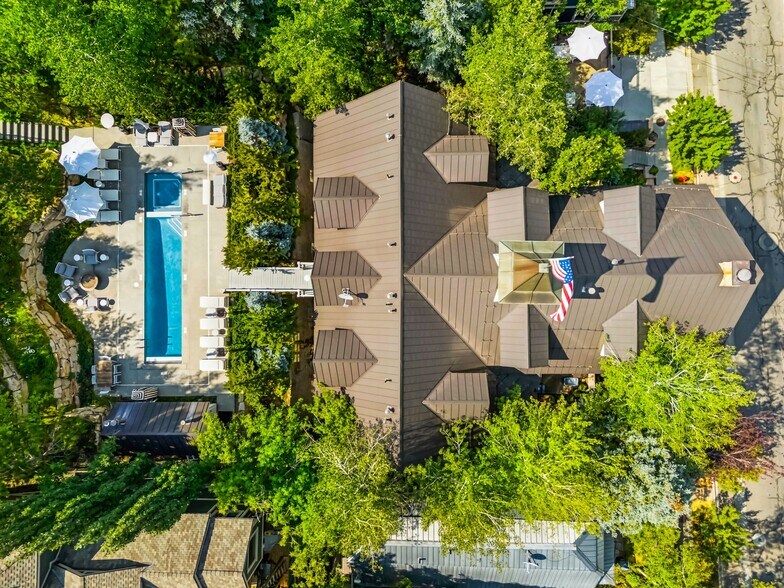 543 Park Ave, Park City, UT à vendre - Photo du bâtiment - Image 2 de 43