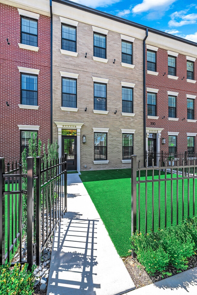 Plus de détails pour 329 SW 5th St, Bentonville, AR - Bureau à vendre