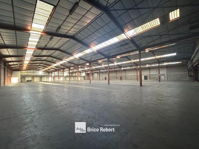 8 Avenue De L'Industrie, Corbas for lease - Building Photo - Image 2 of 5