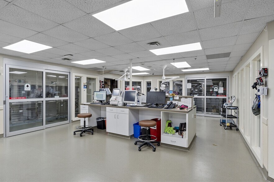 180 Bear Hill Rd, Waltham, MA à louer - Photo du bâtiment - Image 3 de 23