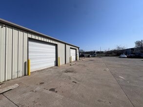 102 S 111th Ave, Tulsa, OK for lease Interior Photo- Image 1 of 14