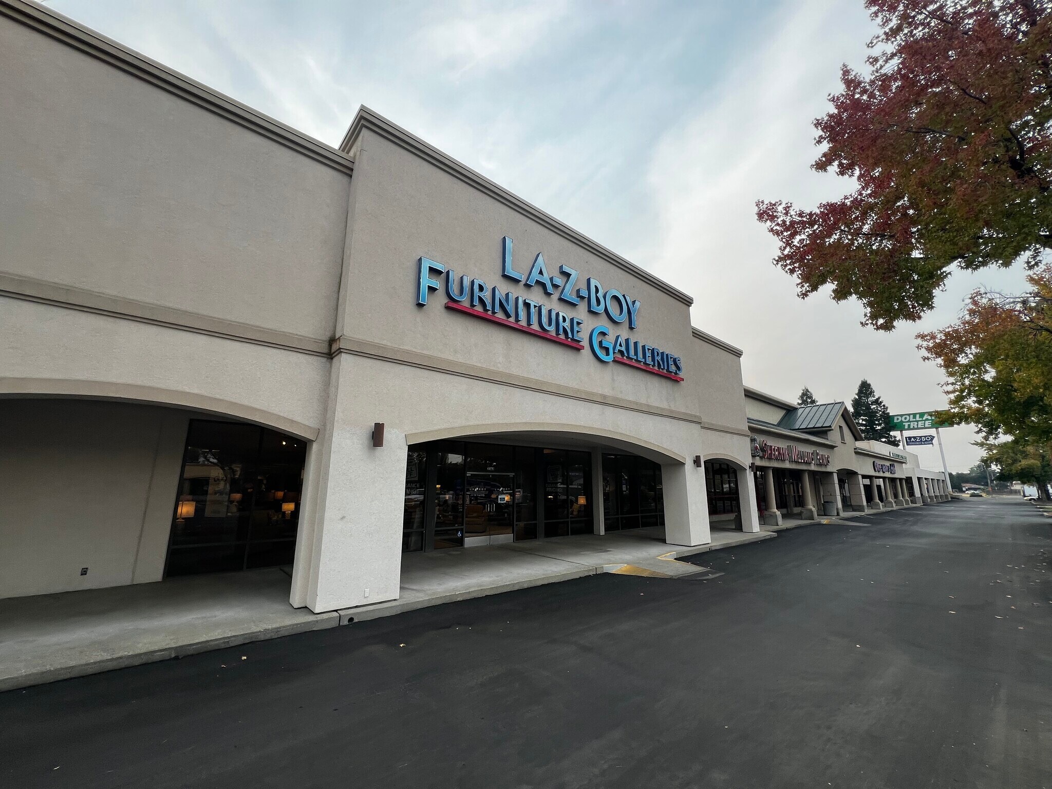 2340 Athens Ave, Redding, CA for lease Building Photo- Image 1 of 15