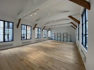More details for 19 Passage Dubail, Paris - Office for Lease
