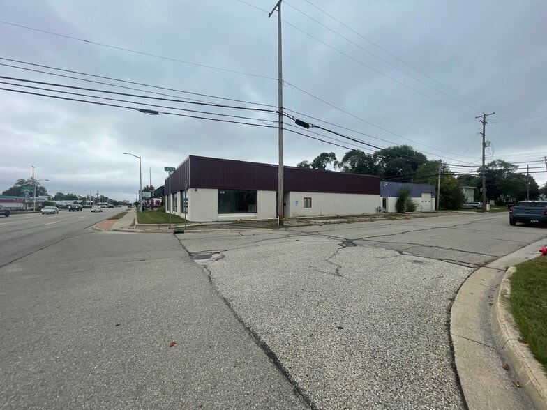 319 N Mission St, Mt Pleasant, MI for sale - Building Photo - Image 2 of 11
