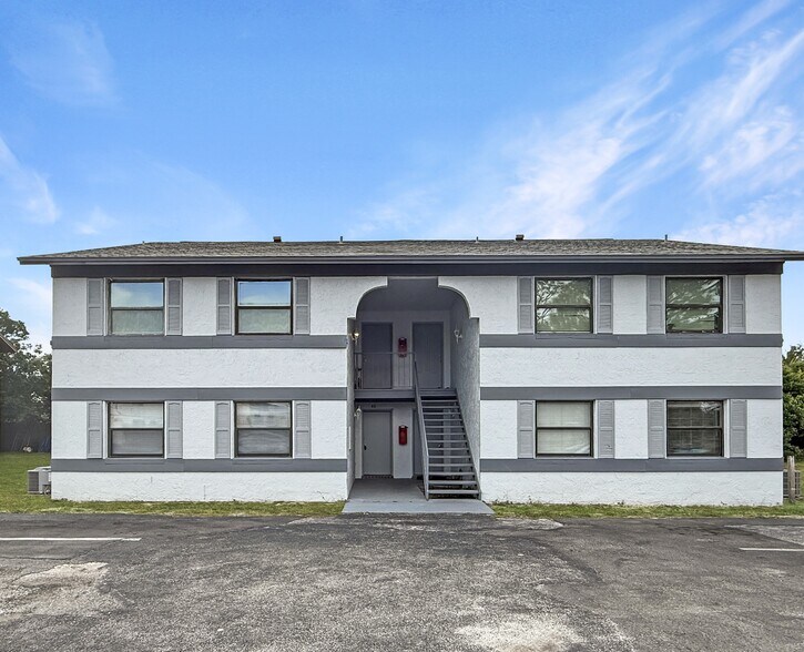 46 N Fairfax Ave, Winter Springs, FL à vendre - Photo principale - Image 2 de 18