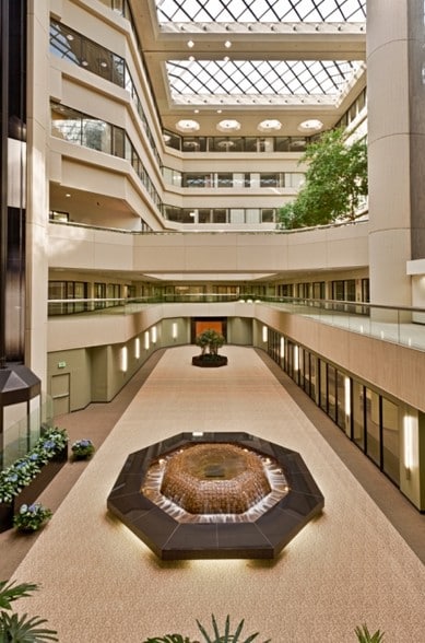 1000 Broadway, Oakland, CA for lease - Lobby - Image 3 of 14
