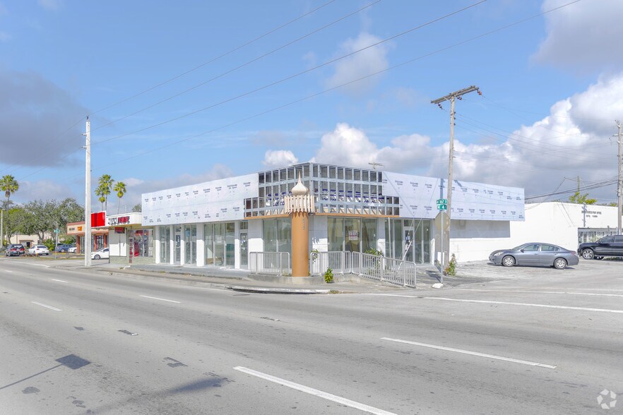 475 NE 167th St, Miami, FL à louer - Photo du bâtiment - Image 2 de 6