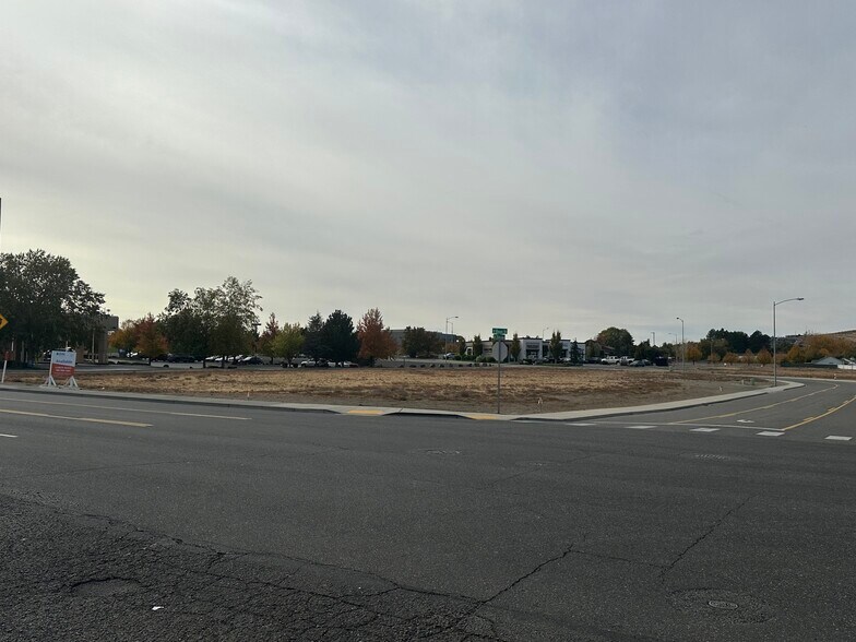 2602 Union St, Kennewick, WA à vendre - Photo du bâtiment - Image 3 de 4