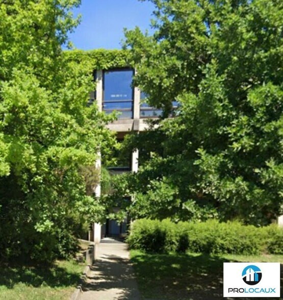 Bureau dans Meylan à louer - Photo du bâtiment - Image 2 de 13