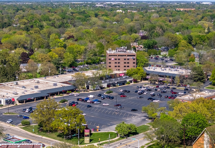 MIXED-USE DESTINATION CENTER portefeuille de 6 propriétés à vendre sur LoopNet.ca - Photo du bâtiment - Image 3 de 12