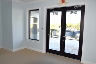 8930-8950 SE Bridge Rd, Hobe Sound, FL for lease Interior Photo- Image 2 of 4