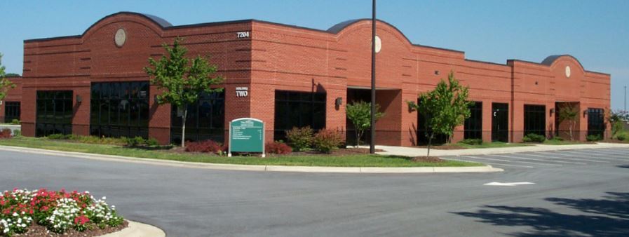 7204 W Friendly Ave, Greensboro, NC for lease Building Photo- Image 1 of 5