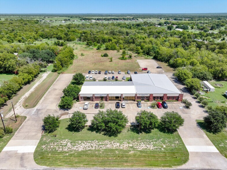 2525 E Highway 175, Kaufman, TX à vendre - Photo du bâtiment - Image 2 de 17