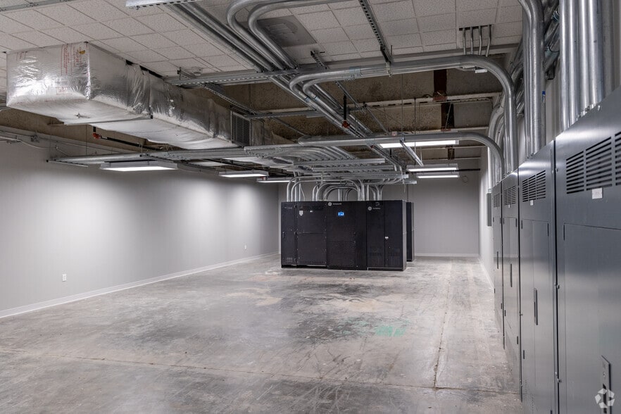 981 Industrial Park Rd, Columbia, TN for sale - Interior Photo - Image 2 of 37