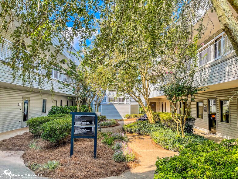 6667 Vernon Woods Dr, Atlanta, GA à louer - Photo du bâtiment - Image 2 de 58