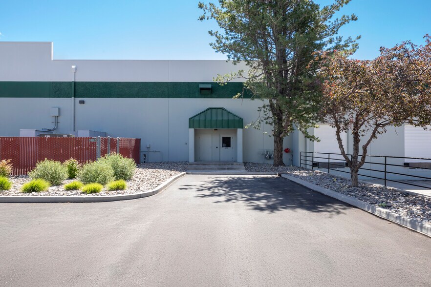 4910-4990 Longley Ln, Reno, NV à louer - Photo du bâtiment - Image 2 de 9