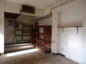 Retail in Manresa, Barcelona for lease Building Photo- Image 2 of 5