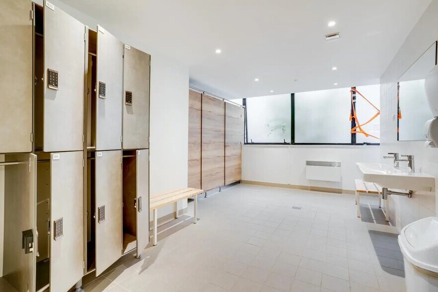 123 Rue Jules Guesde, Levallois-Perret à louer - Photo du bâtiment - Image 3 de 20