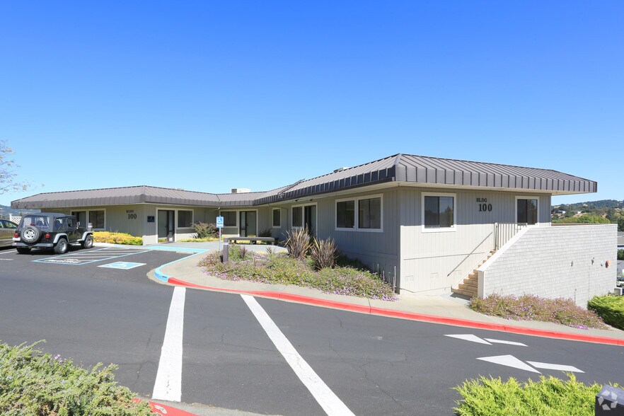 100 Professional Center Dr, Novato, CA à louer - Photo du bâtiment - Image 2 de 15