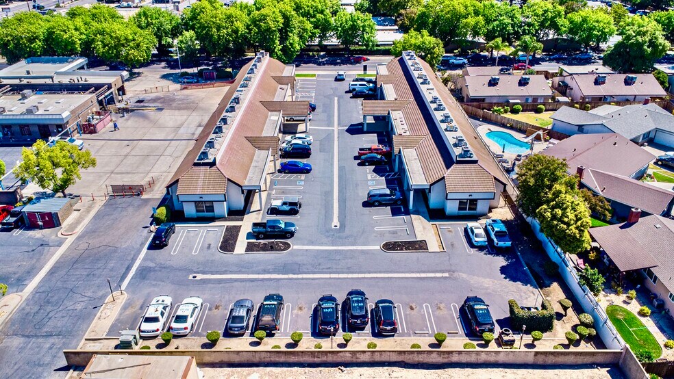 2125 Wylie Dr, Modesto, CA à vendre - Photo du bâtiment - Image 3 de 29