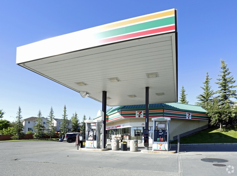 16311 6th St SW, Calgary, AB for sale - Primary Photo - Image 1 of 7