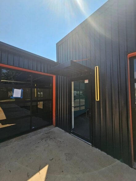 8709 N Western Ave, Oklahoma City, OK for sale - Building Photo - Image 3 of 9