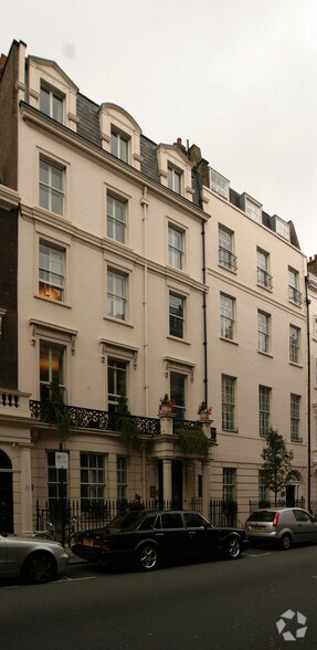 22 Upper Brook St, Londres à louer - Photo du bâtiment - Image 1 de 9